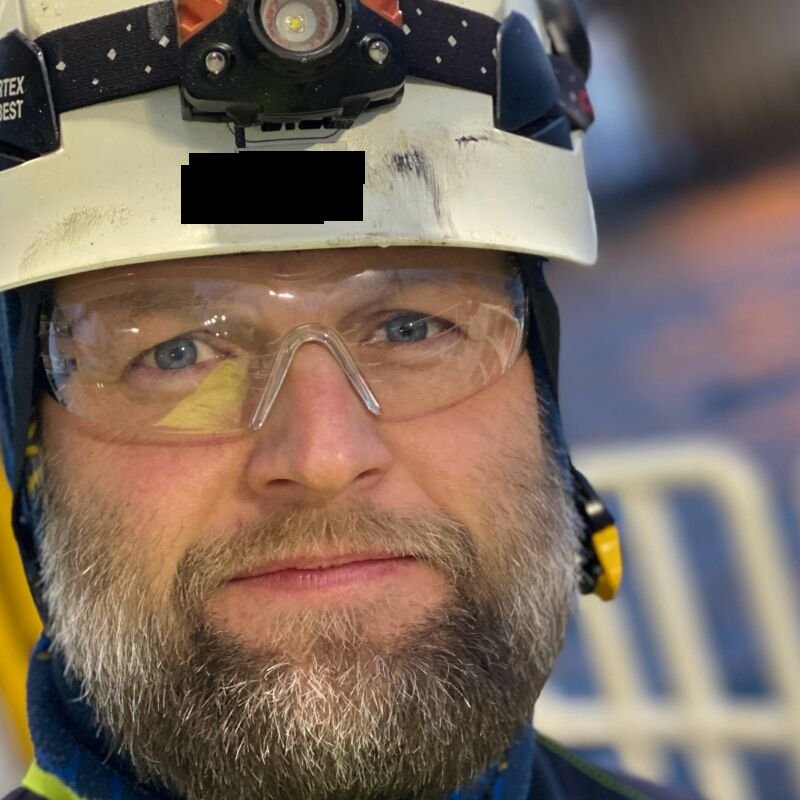 Andreas de Brucq, Founder & Technical Lead, in PPE on an offshore platform